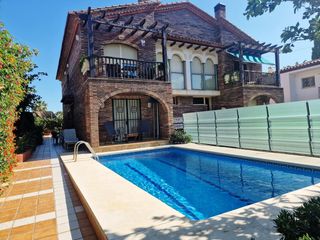 Maison jumelée  Carrer bergantí. Tu refugio junto al mediterráneo, a solo 50 metros de la arena