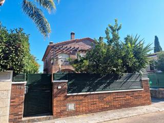 Maison jumelée  Carrer bergantí. Tu refugio junto al mediterráneo, a solo 50 metros de la arena