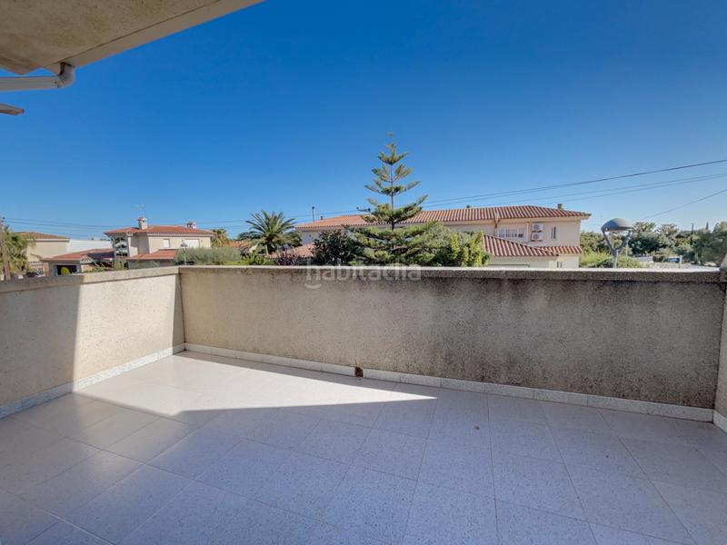 Foto 0f5711d5-493c-4d54-8c3b-c8e87a6fd265. Casa aparellada amb xemeneia calefacció aparcament piscina a Cambrils