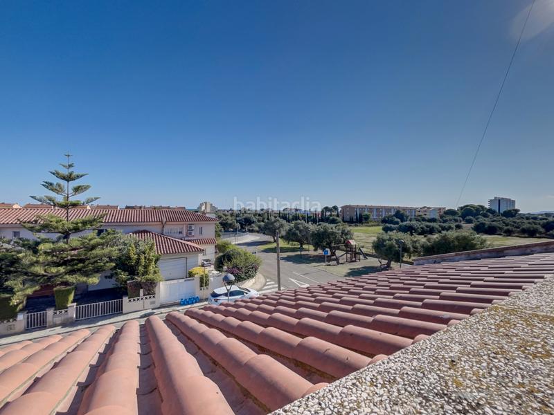 Foto 48d3b7ba-a274-4d4b-b2fa-a93beb79a716. Casa aparellada amb xemeneia calefacció aparcament piscina a Cambrils