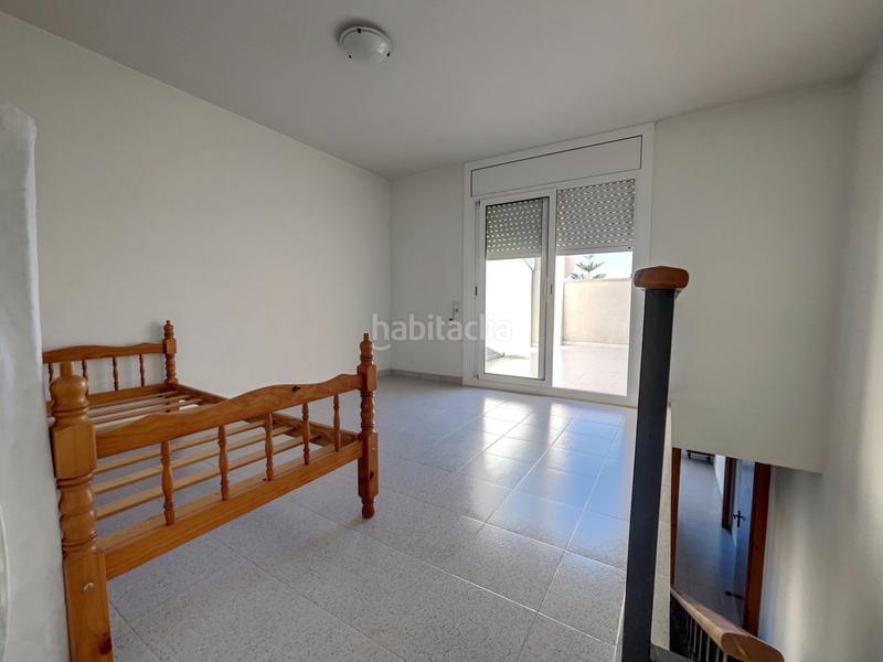 Foto 5a383822-2b8a-492e-a434-b93c4debb5bc. Casa aparellada amb xemeneia calefacció aparcament piscina a Cambrils