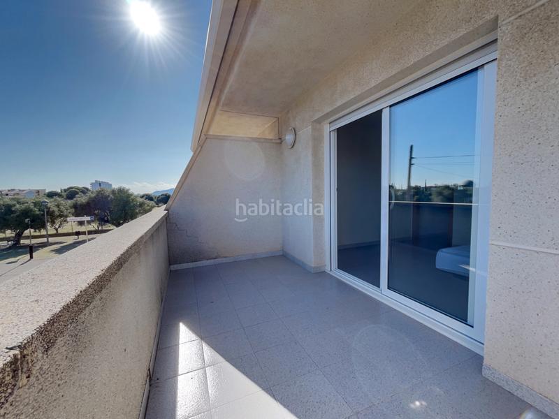 Foto c6260c9b-cb3e-4f39-910d-3df59c7ec0df. Casa aparellada amb xemeneia calefacció aparcament piscina a Cambrils