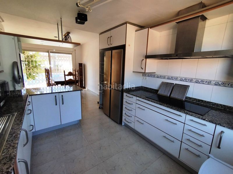 Foto 4f2a5c04-4dba-4cd5-b1b7-4bd46c332264. Casa adossada amb piscina a Passeig Marítim Miami Platja