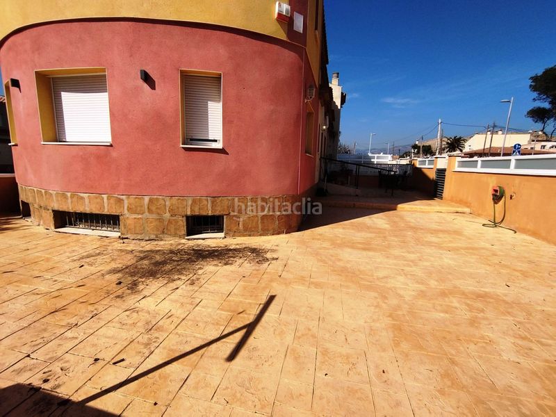 Foto 5fbe6aa7-2715-41dc-ab36-2d6c6a376a69. Casa adossada amb piscina a Passeig Marítim Miami Platja