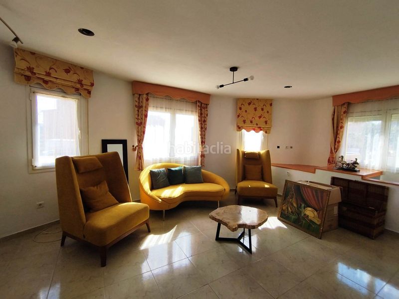 Foto b2775f78-afaf-4d6c-9119-c80e2fc117df. Casa adossada amb piscina a Passeig Marítim Miami Platja