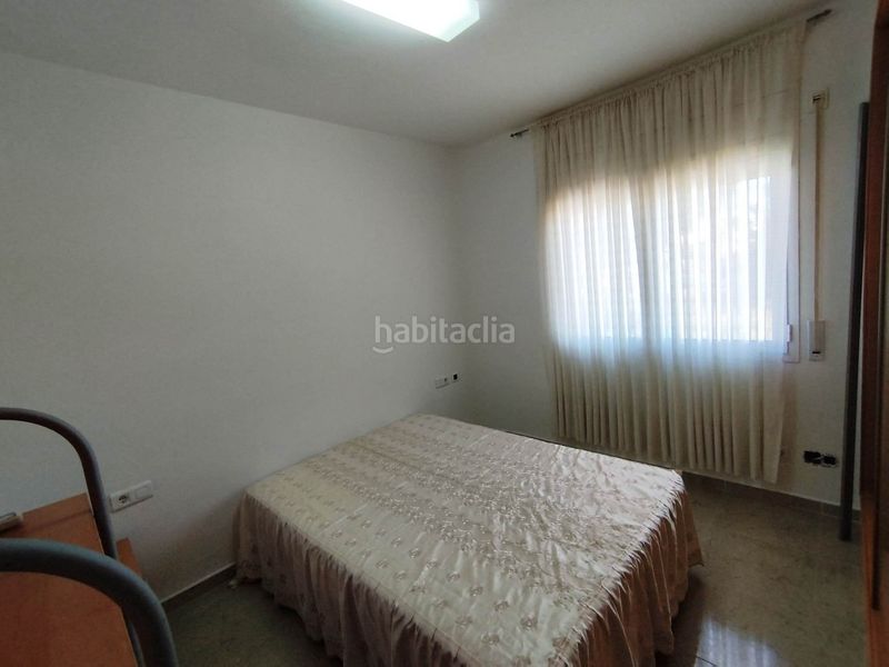 Foto db5dae1f-bbe1-4b17-bd4e-6c9210e6dbab. Casa adossada amb piscina a Passeig Marítim Miami Platja