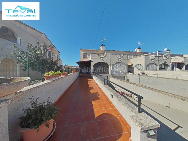 Foto 44db2ec0-b592-4d8a-bb29-f4576e086037. Casa adossada amb xemeneia calefacció aparcament a Cambrils