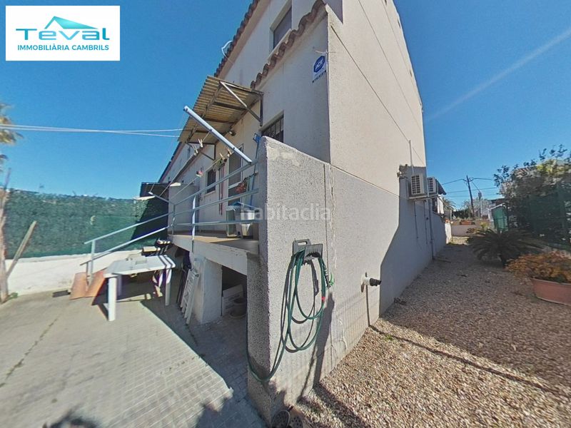 Foto 46c502e9-c176-4f74-8a83-c9b403526a9a. Casa adossada amb xemeneia calefacció aparcament a Cambrils