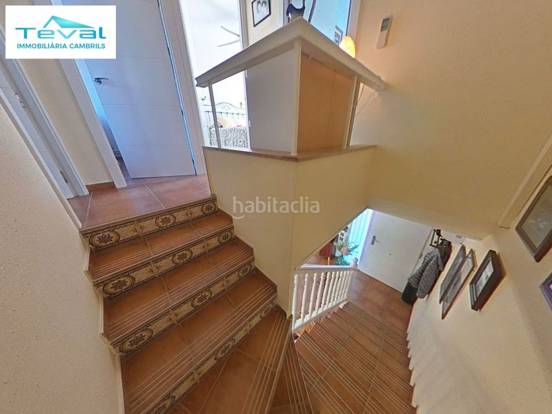 Foto 98a733ff-ab9b-4f04-b0bd-6a48bb0c27da. Casa adossada amb xemeneia calefacció aparcament a Cambrils