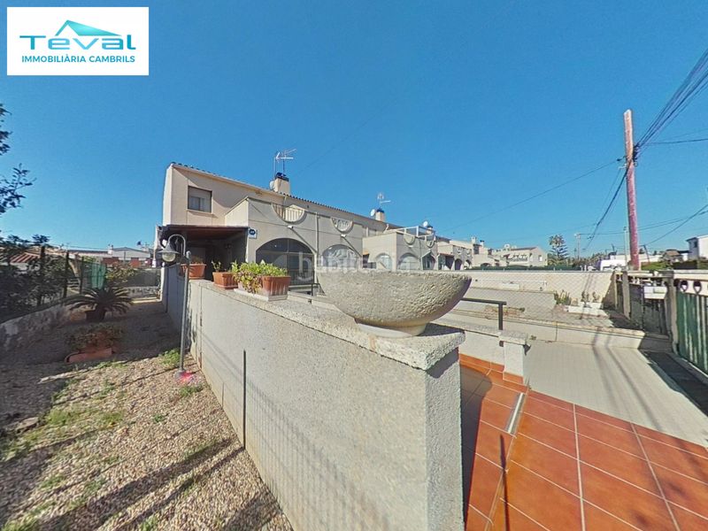 Foto f51416c3-fb78-4f68-b4a2-b885327c098e. Casa adossada amb xemeneia calefacció aparcament a Cambrils