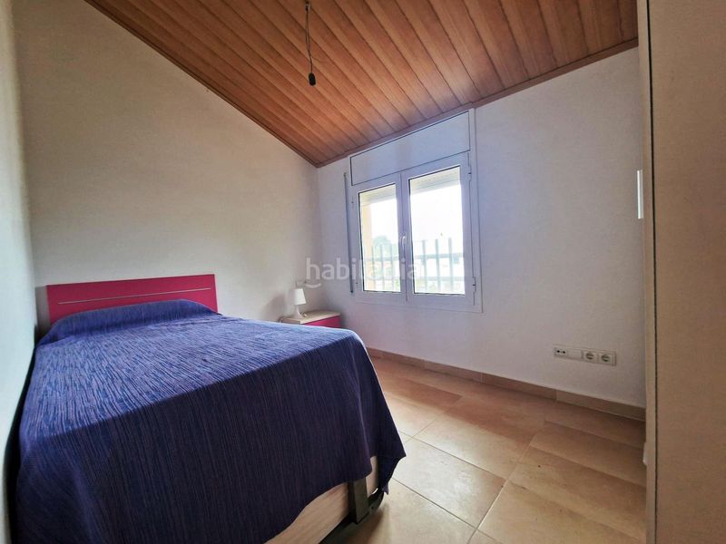 Foto 8ca6751c-aa9c-4958-80ef-e59bbf81b7d4. Casa adossada amb aparcament a El Casalot Mont-roig del Camp