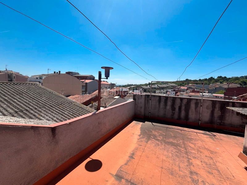 Foto 2e0ea2e6-9098-4f54-b8a7-5a2c104d40b7. Casa amb xemeneia calefacció aparcament a La Cogullada Terrassa
