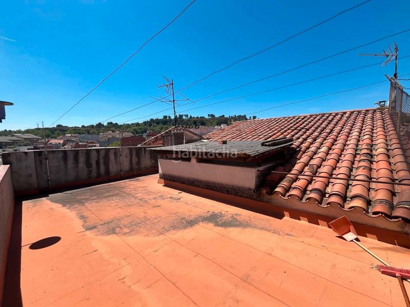 Foto 7077e92c-2530-41c8-b345-fbf006c73bb3. Casa amb xemeneia calefacció aparcament a La Cogullada Terrassa