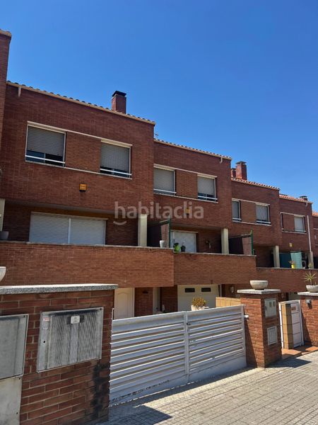 Foto ab09f55d-abd9-4cdd-9307-95133177b913. Casa adossada amb xemeneia calefacció aparcament a Castellbisbal