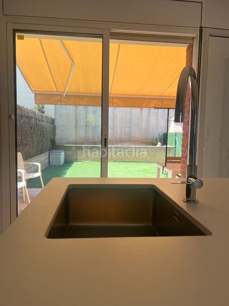 Foto d23d8e7b-1604-4f5f-b326-b7c55eb0d928. Casa adossada amb xemeneia calefacció aparcament a Castellbisbal