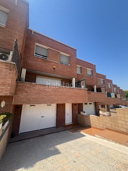 Foto f5c17815-b46c-4b0e-aa12-fbaa08a37f62. Casa adossada amb xemeneia calefacció aparcament a Castellbisbal