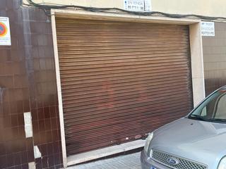 Business premise  Carrer agricultura. Amplio local en casco urbano castellbisbal