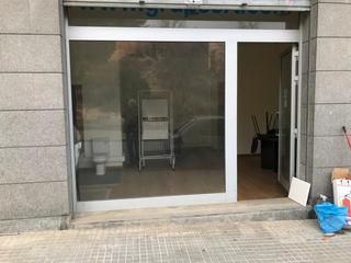 Business premise  Carrer jaume i. Petit local a piera