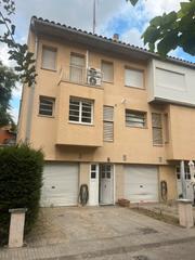 Affitto Casa a schiera in Les Torres. Casa adosada en alquiler en el centro de rubí