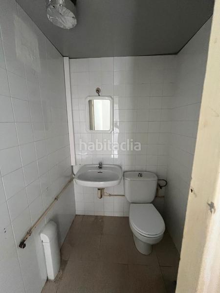 Foto afb45519-d64f-4873-9f60-03d45e833d64. Affitto locale commerciale in Progrés Rubí