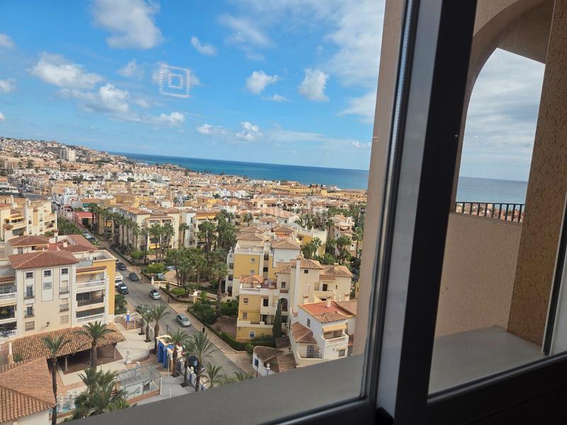 Foto 3ef79253-9b99-4384-9cd4-74cbcc83bd3c. Appartamento in avenida roentgen 5 in Zona Playa de los Locos Torrevieja
