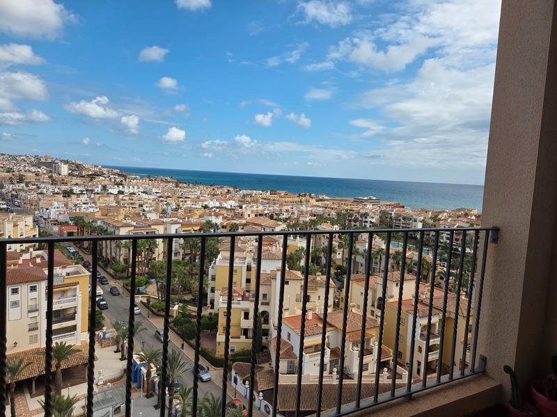 Foto 6086cdbf-79cb-4b5e-b8b7-bc5e8817dd04. Appartamento in avenida roentgen 5 in Zona Playa de los Locos Torrevieja