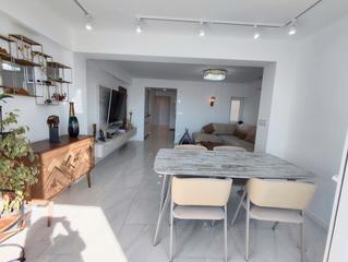 Piso en Calle ramón gallud 59. ?? apartamento de lujo con vistas al mar en el centro de torrevi