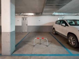 Parking coche en Calle mi tío 14
