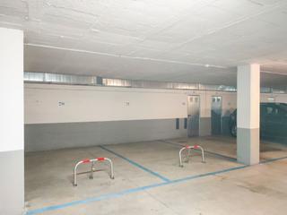 Aparcament cotxe a Calle mi tío 14