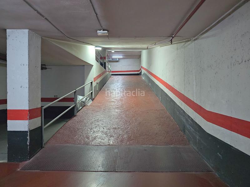 Foto 068d86b6-84c1-4089-ad2a-d7eace48d4d6. Aparcament cotxe a calle de juan josé lorente 13 a Zaragoza