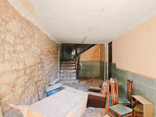 Casa a Calle de la panderilla 7. Parcela de 190 m2 con una casa para rehabilitar integralmente o