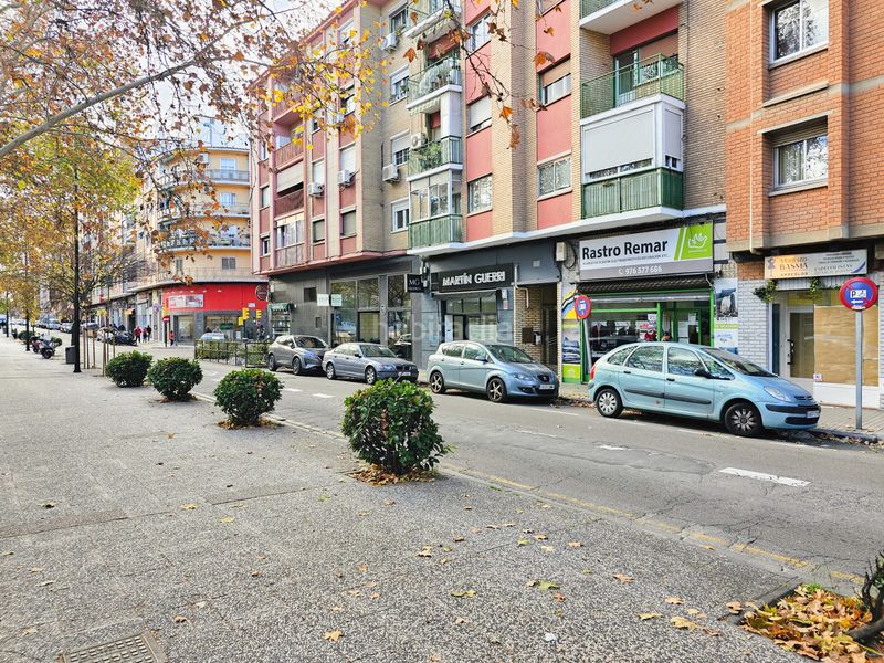 Foto a1bcf08a-f42f-47d5-8cde-3d14897c473c. Geschäftsraum in camino del puente del virrey 24 in Zaragoza