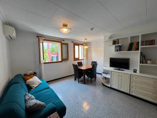 Duplex  Carrer del bisbe massanet. Encantador dúplex, en impecable condición, a metros de parque es