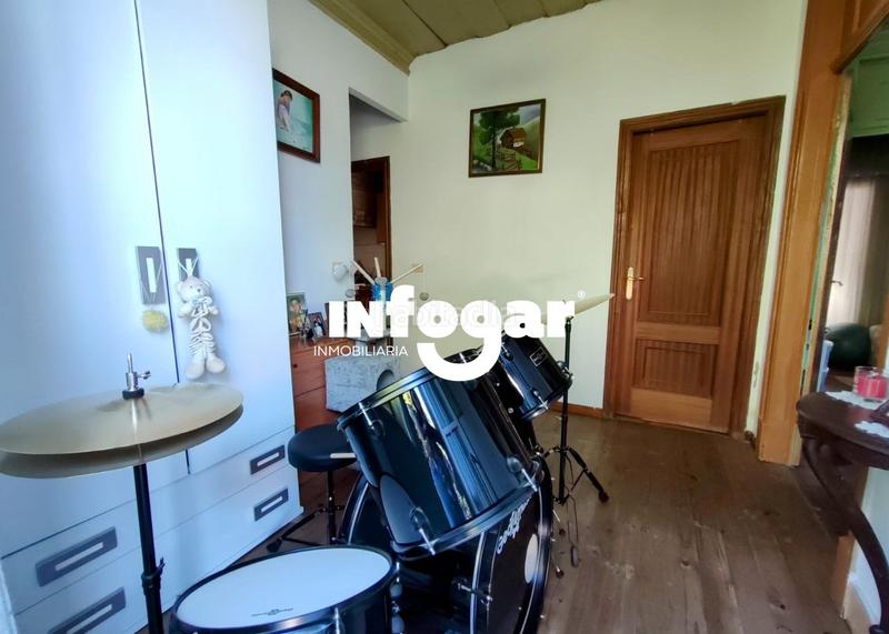 Foto 97102d6d-8b8a-41fc-b558-24908afcddd7. Casa amplia casa con gran terreno (goián) en Tomiño