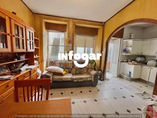 Maison jumelée à Guarda (A). Casa con amplio patio en el centro de a guarda