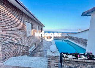 Rent Chalet  Rúa vicente lópez. Chalet en primera linea de mar - oya