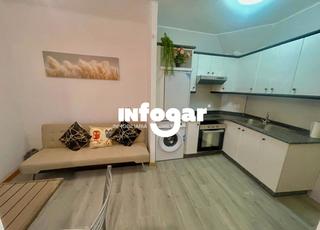 Rent Apartment in Calle bajo muro 7. Se alquila piso reformado de un dormitorio