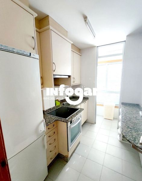 Foto 55f850da-4b25-4b9d-91a2-98fae7038700. Rent flat with heating parking in Guarda (A)