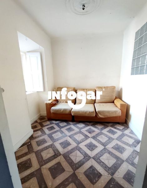 Foto a7a0f043-a0b9-470a-b701-35d228c3c575. Casa a estrada do castro 75 a Guarda (A)