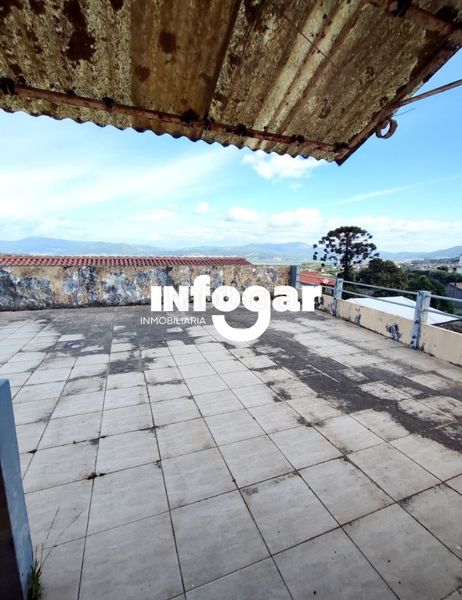 Foto e5786d93-e220-46d7-be9a-42e76fb6a86c. Casa a estrada do castro 75 a Guarda (A)