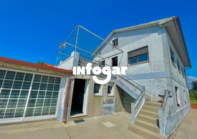 Foto 19979ab1-a988-4c29-bb3b-4a0455172a08. Casa amb xemeneia aparcament a Rosal (O)