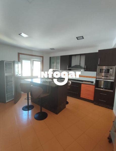 Foto 7f3998ff-c93f-4079-b393-47e3e59ca3d0. Location chalet avec chauffage parking dans Guarda (A)