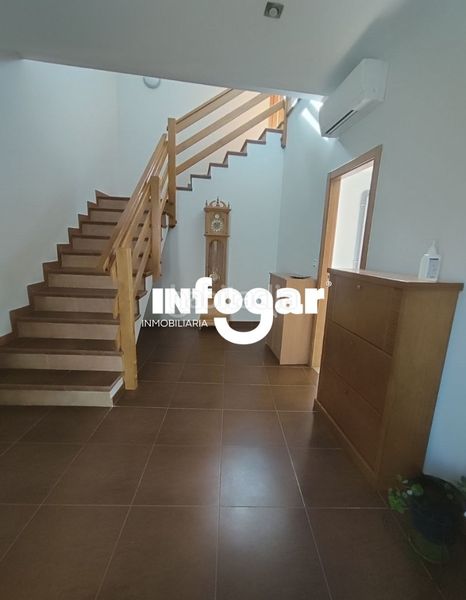 Foto fc38cef9-793c-4d67-83da-950e495f8cbf. Location chalet avec chauffage parking dans Guarda (A)