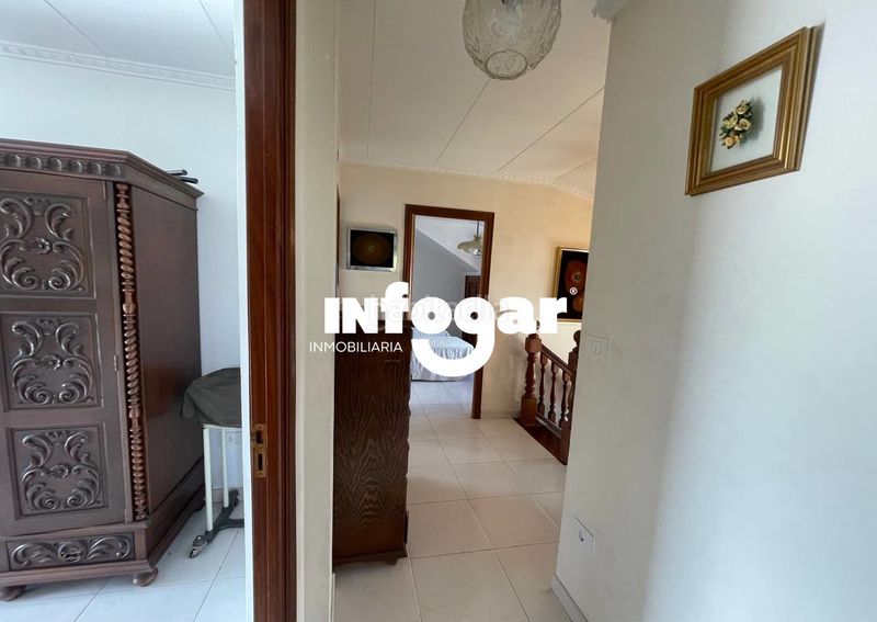Foto 4f8e4d4f-86e2-4b4f-9bf9-cb6a53eaa0f7. Chalet avec chauffage parking dans Rosal (O)