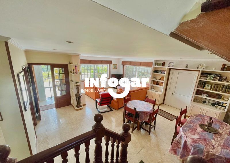 Foto f7fb35d5-aa1e-46c9-b63d-9e3bc5501a14. Chalet avec chauffage parking dans Rosal (O)