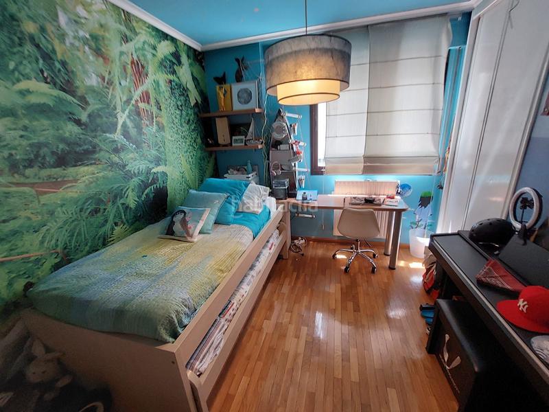 Foto f0a4e8d1-6126-4eb9-8dee-682ebb6b5e84. Pis amb calefacció aparcament a Gran Via Logroño