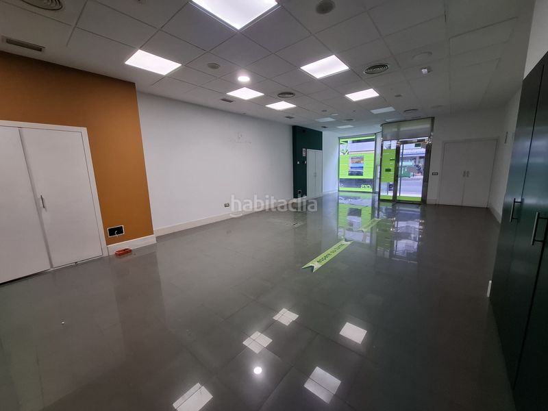 Foto d3d70bfe-b418-438d-abd5-e9c65536b43e. Alquiler local comercial en avenida gonzalo de berceo 3 alquiler de local en gonzalo de berceo junto a gran vía en Logroño