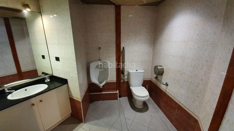 Foto aed09284-c92e-48a4-ae21-5d3f52d6964f. Local comercial a calle doctor fleming 12 a Poble Sec Igualada