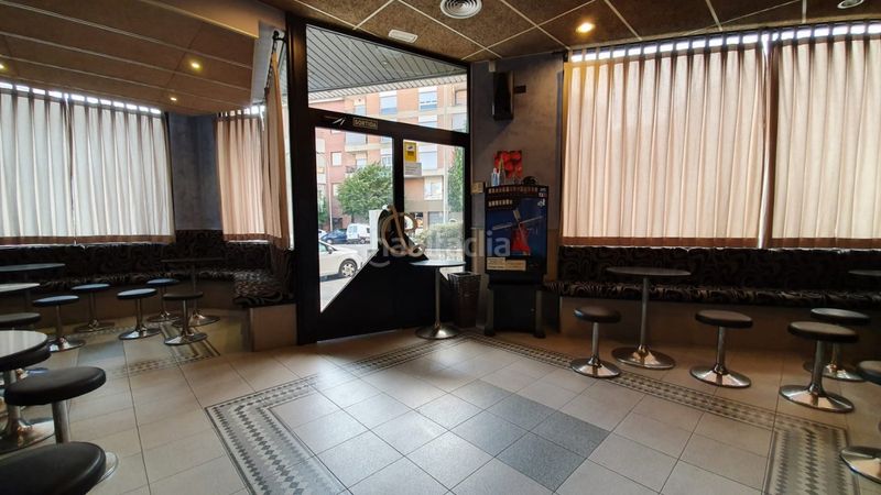 Foto ef9bcaaa-fe13-4074-9a50-821a1e538983. Local comercial a calle doctor fleming 12 a Poble Sec Igualada