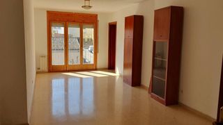 Piso en Capellades. Piso con 3 habitaciones con ascensor y parking